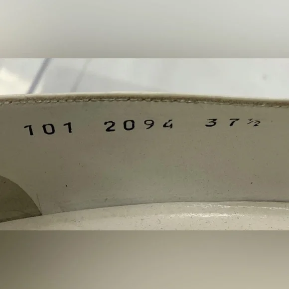 Gucci, White Clay Leather Wingtip Slip-on Pumps 37.5 EU/7 US - Picture 8 of 14